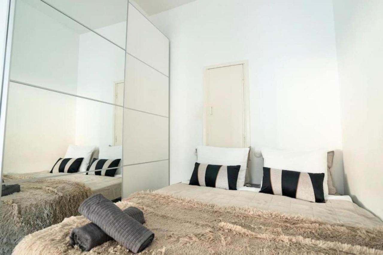 Stylish Studio At The Heart Of Helsinki Lägenhet Exteriör bild